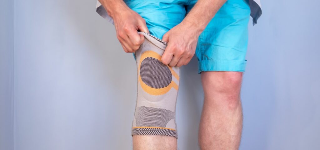 Knee Braces vs. Knee Sleeves: What’s the Difference? Knee Support Braces