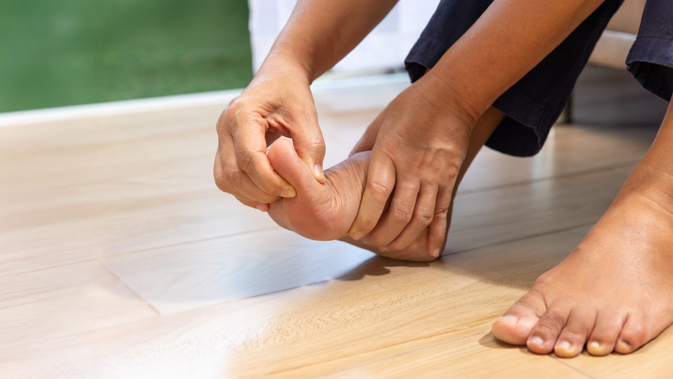 Why Cold Weather Makes Joint Pain, Swelling, and Circulation Worse